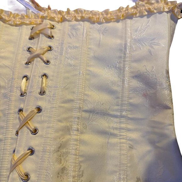 Yellow Ruffled Eyelet Lace-Up Corset - Picture 3 of 5